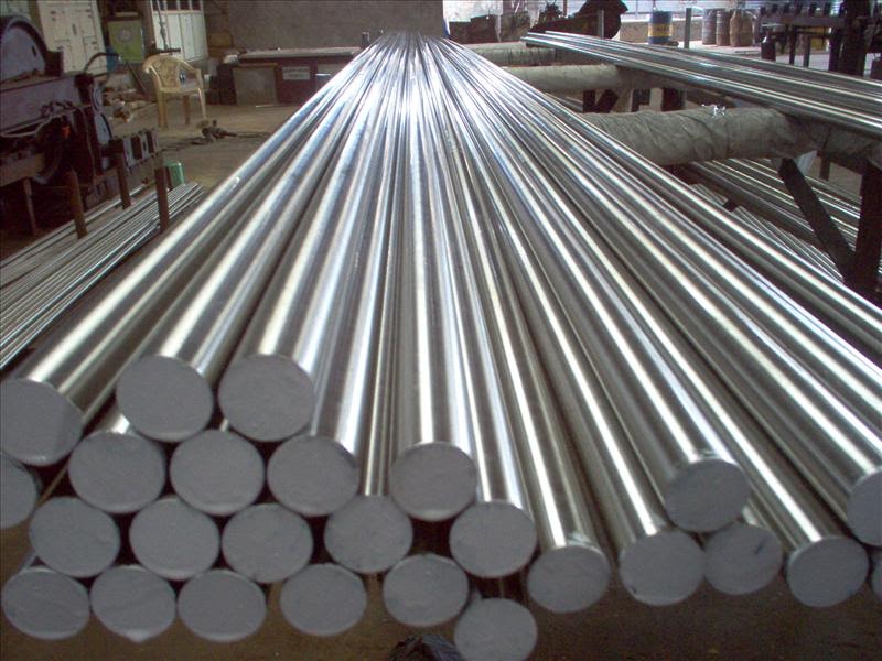 Thép hợp kim trong thành phần còn chứa các kim loại hoặc phi kim khác