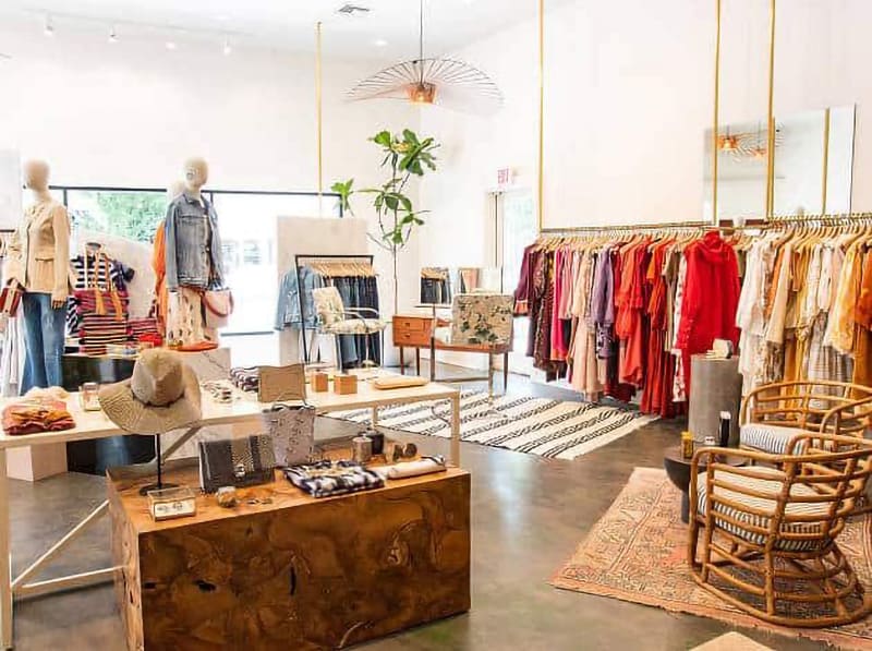 thiết kế shop quần áo nữ 7